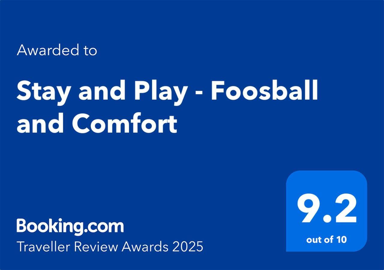 Stay And Play - Foosball And Comfort Sofia Ngoại thất bức ảnh